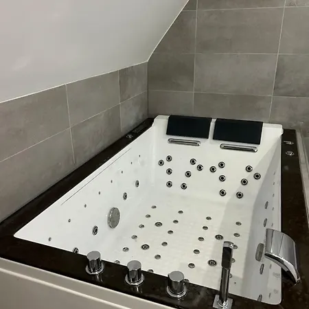 Apartment Charming With Jacuzzi Centre Gare