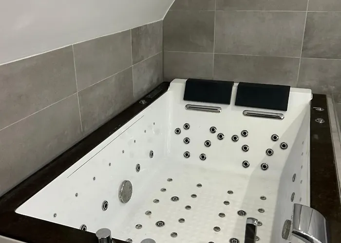 Lägenhet Charming With Jacuzzi Centre Gare