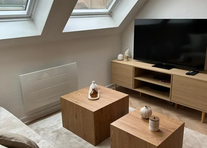 Charming With Jacuzzi Centre Gare דירה